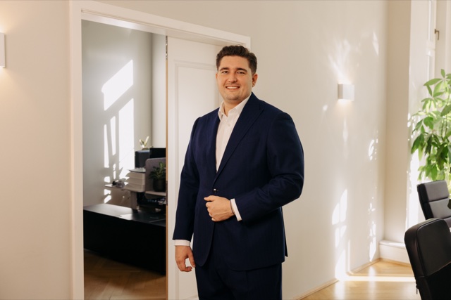 Maximo, Geschäftsführer und Gründer der Heimat Makler GmbH